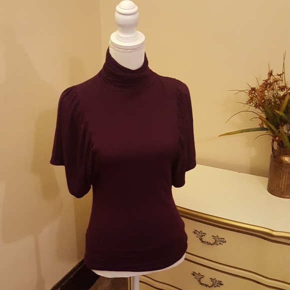 Gianni Bini Tops - Gianni Bini Short Puff Sleeve Blouse XS Gianni Bini Tops - Gianni Bini Short Puff Sleeve Blouse XS